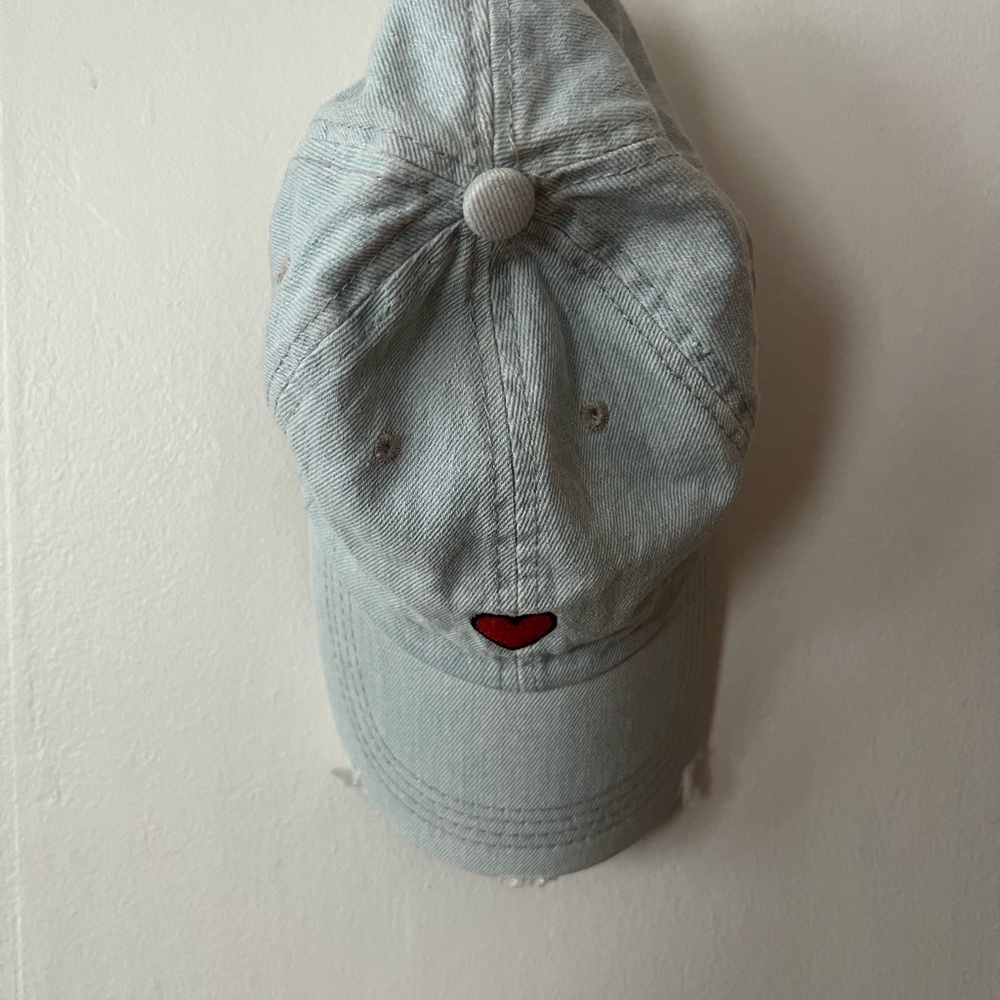 Heart hat - Picture 3 of 3